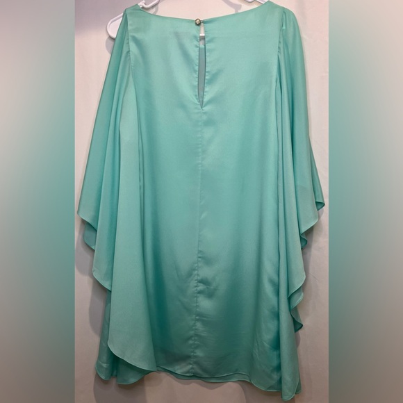 Lilly Pulitzer Marguerite Caftan in Mint with Hot Pink Embroidery and Beading - Picture 3 of 4